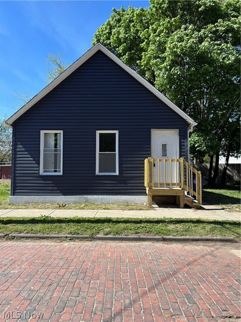 Homes For Sale - 7118 Elton Avenue<br/> Cleveland, OH 44102