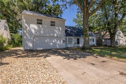 4915 Beachwood Drive Sheffield Lake OH 44054
