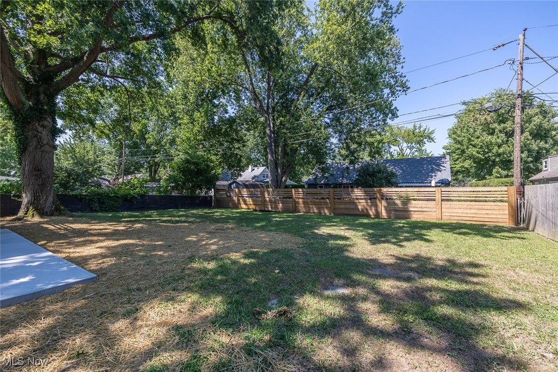 4915 Beachwood Drive
