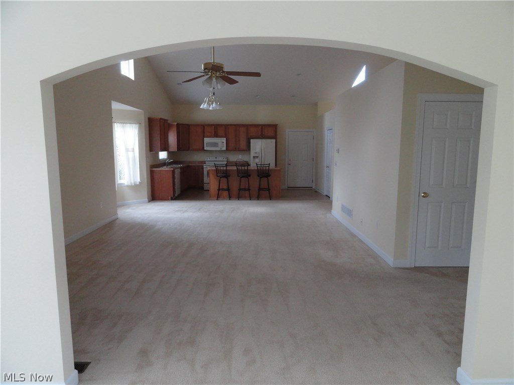 Villas/Waterford Xing Condo Ph - Residential