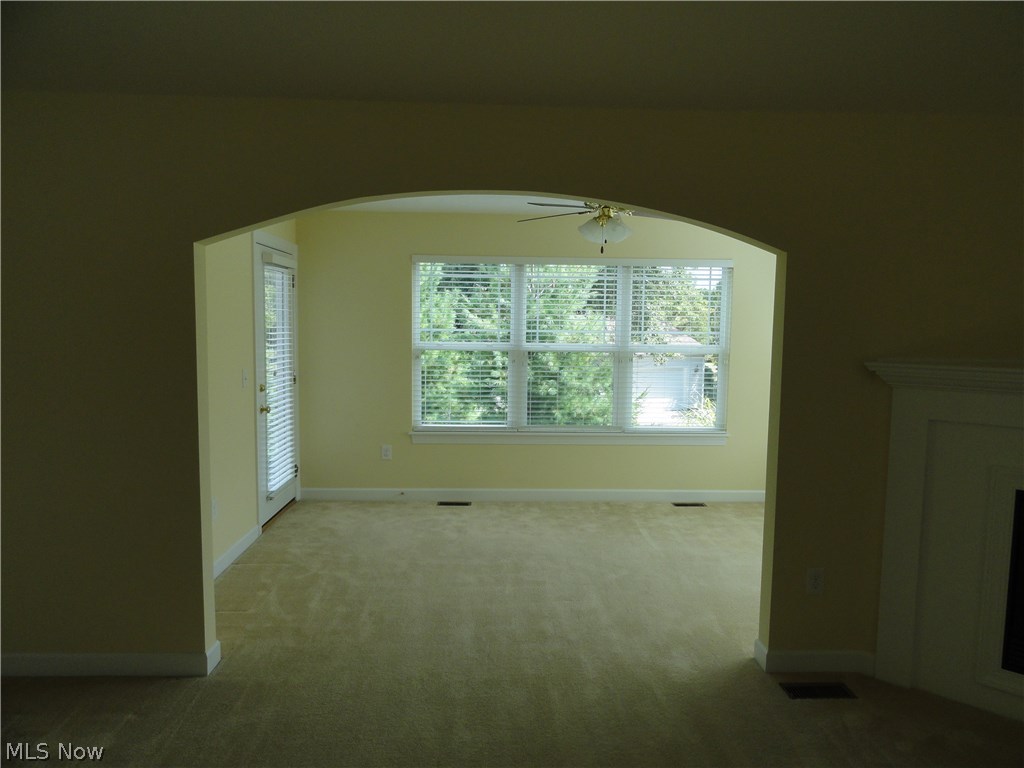 Villas/Waterford Xing Condo Ph - Residential