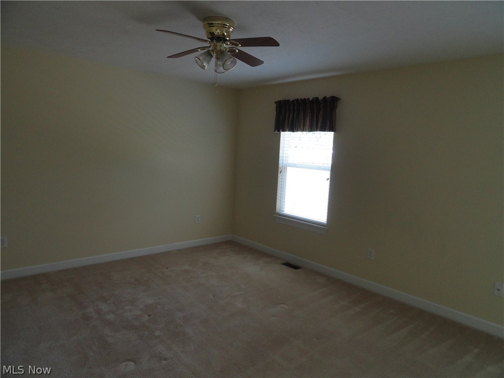 Villas/Waterford Xing Condo Ph - Residential