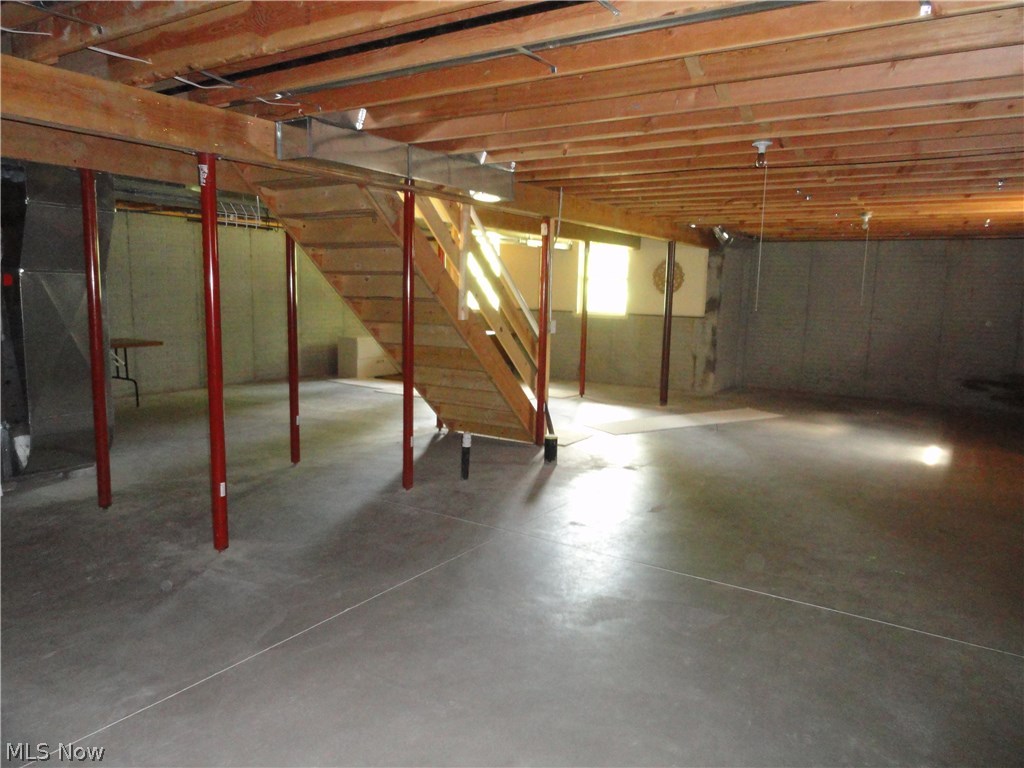 Villas/Waterford Xing Condo Ph - Residential