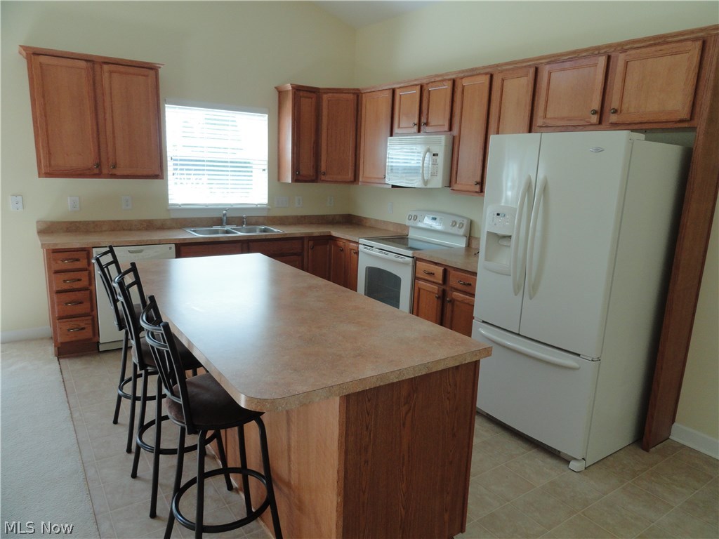 Villas/Waterford Xing Condo Ph - Residential