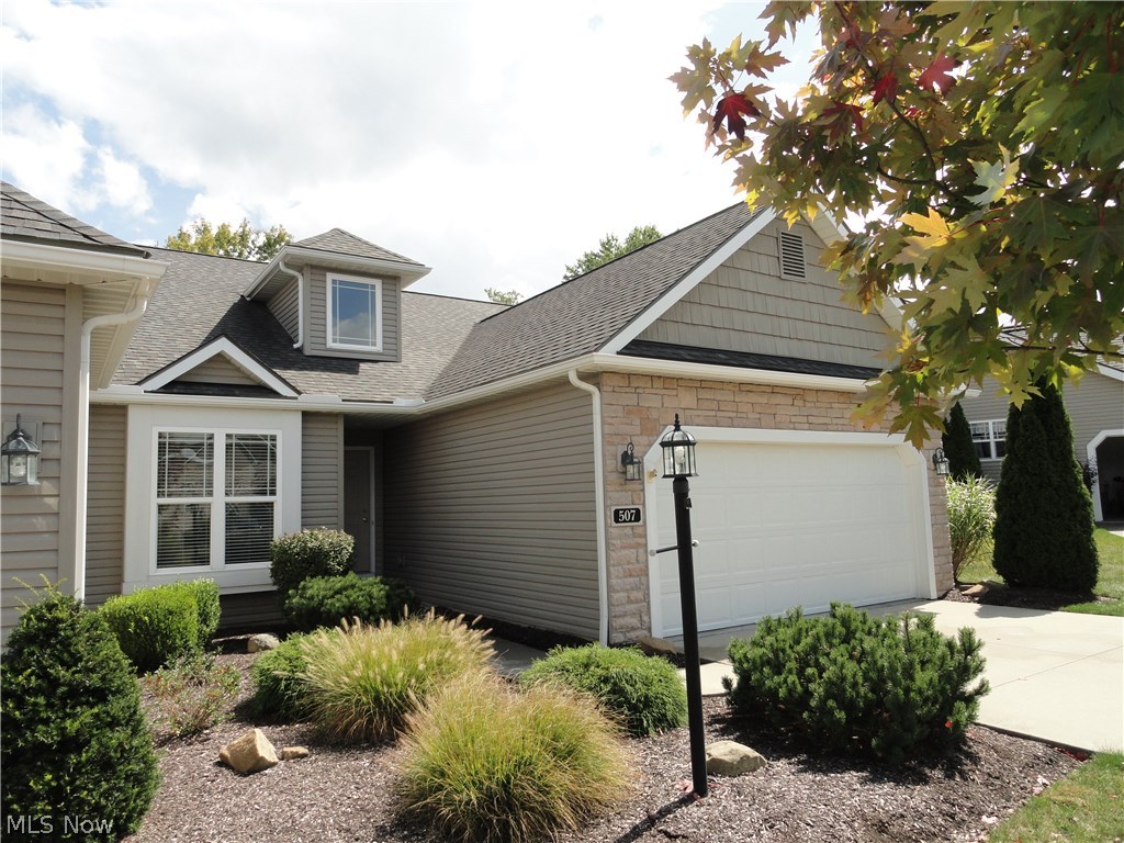 Villas/Waterford Xing Condo Ph - Residential