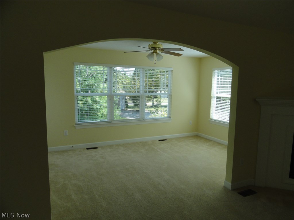 Villas/Waterford Xing Condo Ph - Residential