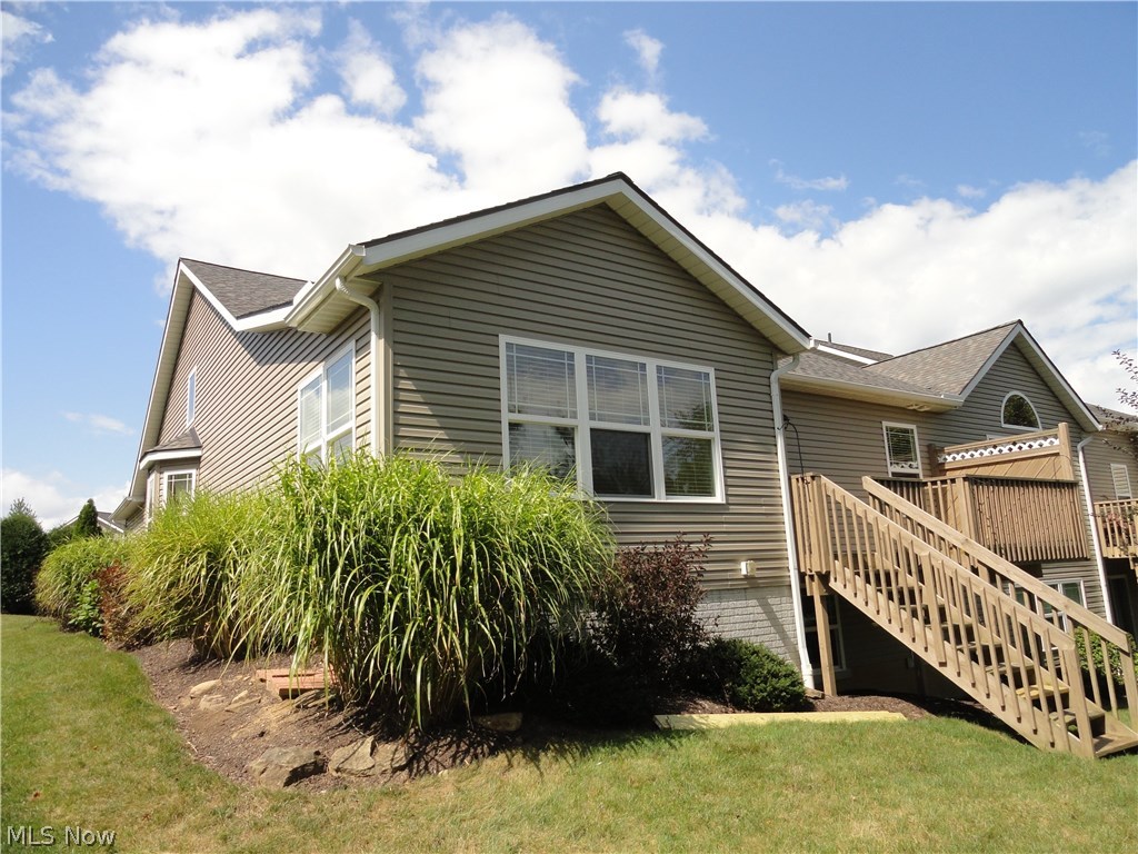 Villas/Waterford Xing Condo Ph - Residential