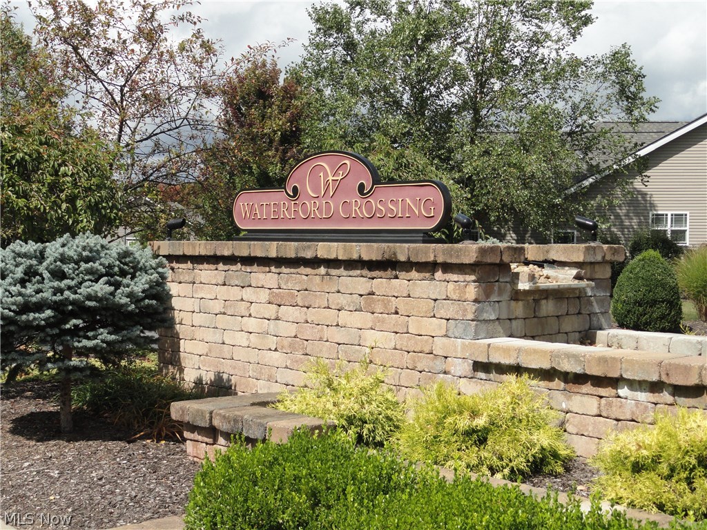 Villas/Waterford Xing Condo Ph - Residential