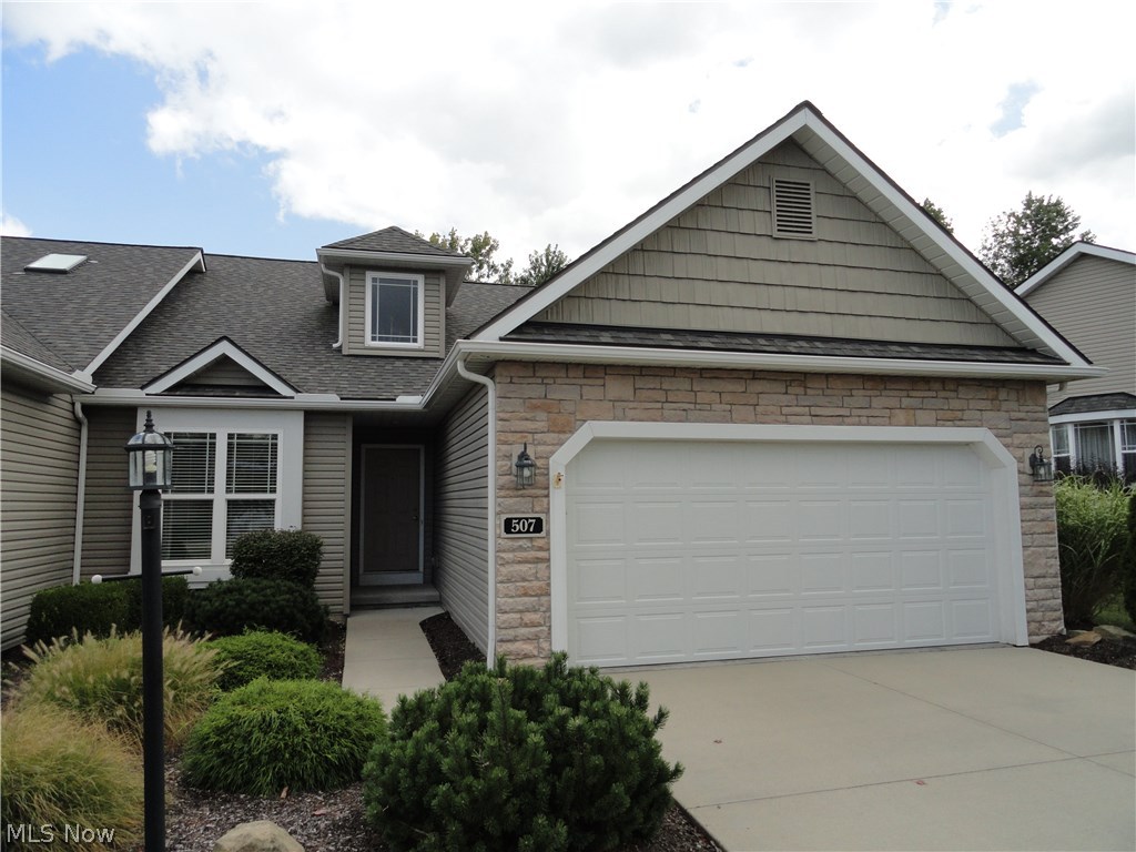 Villas/Waterford Xing Condo Ph - Residential