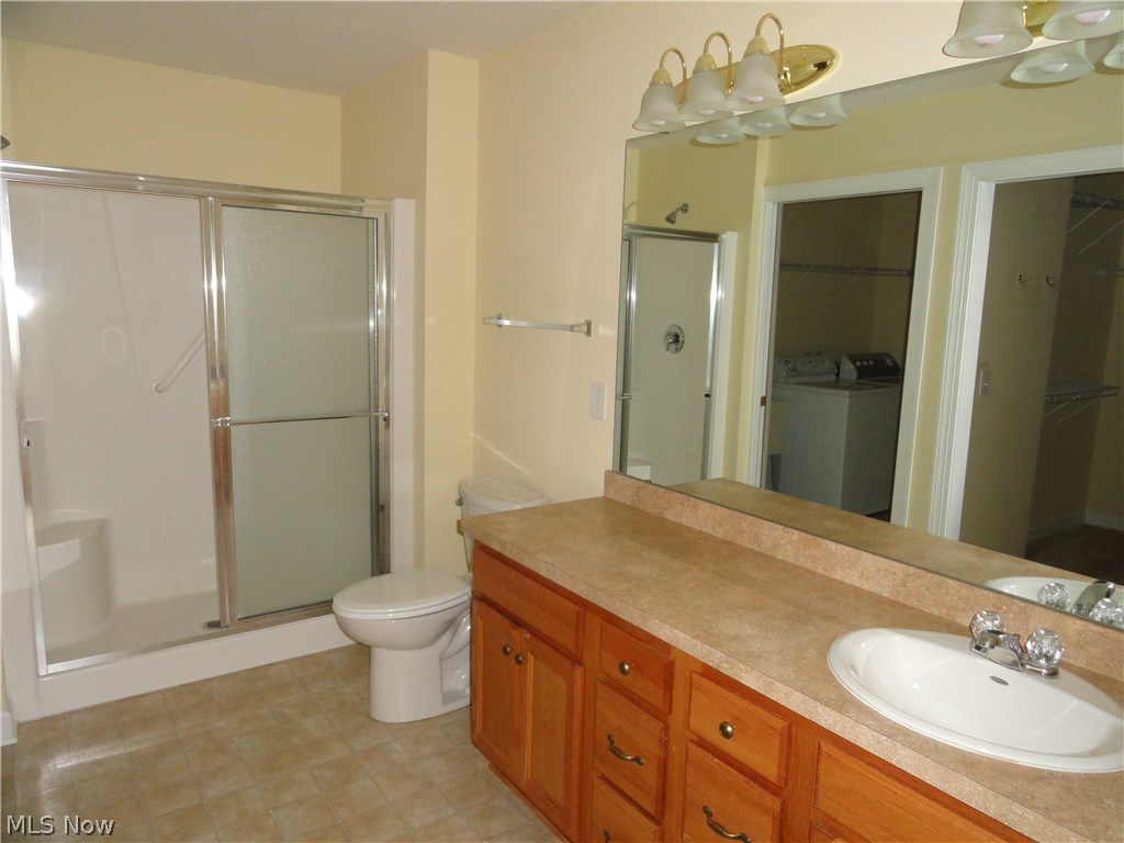 Villas/Waterford Xing Condo Ph - Residential