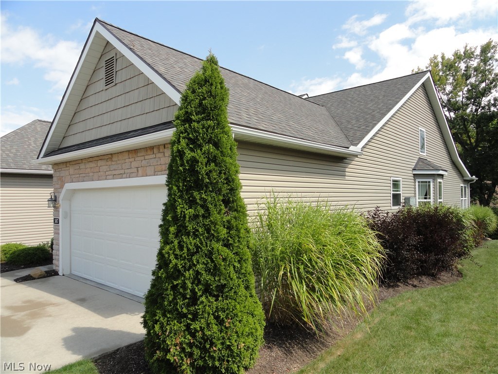 Villas/Waterford Xing Condo Ph - Residential