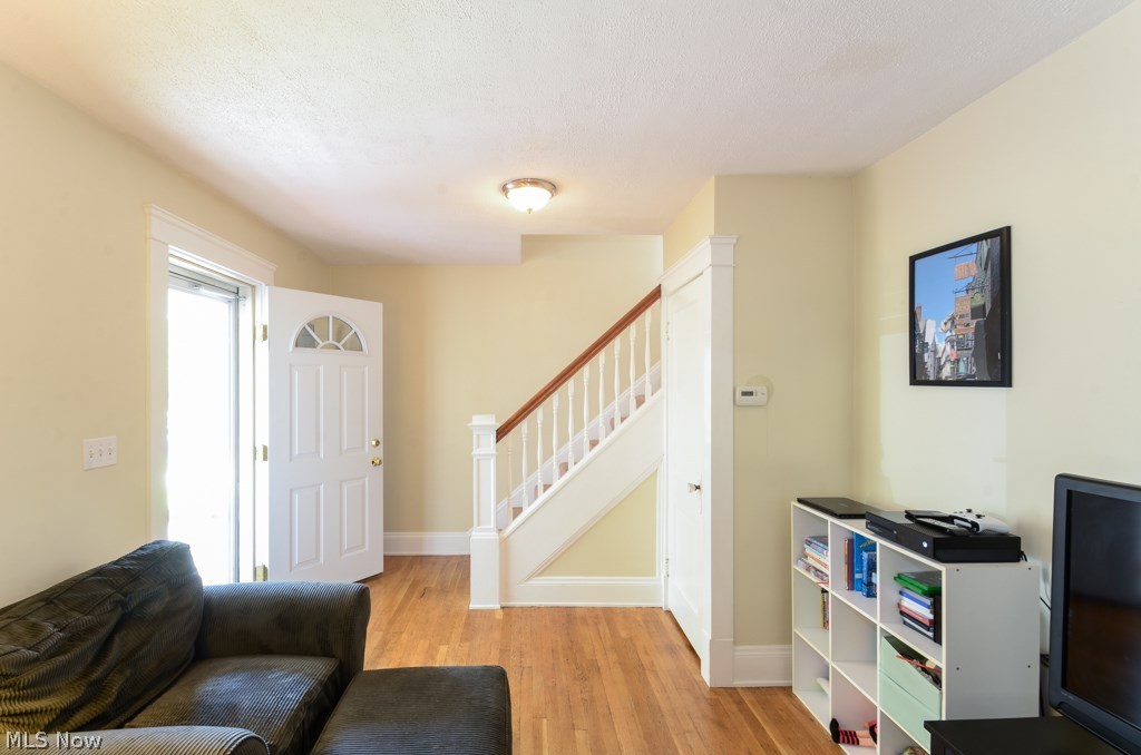 Conger Helper Realty Cos Lora - Residential