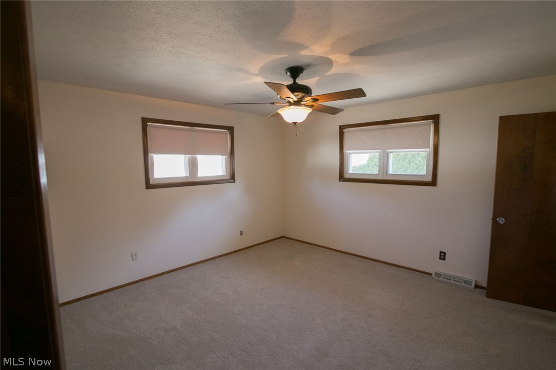 Russell Ave - Residential