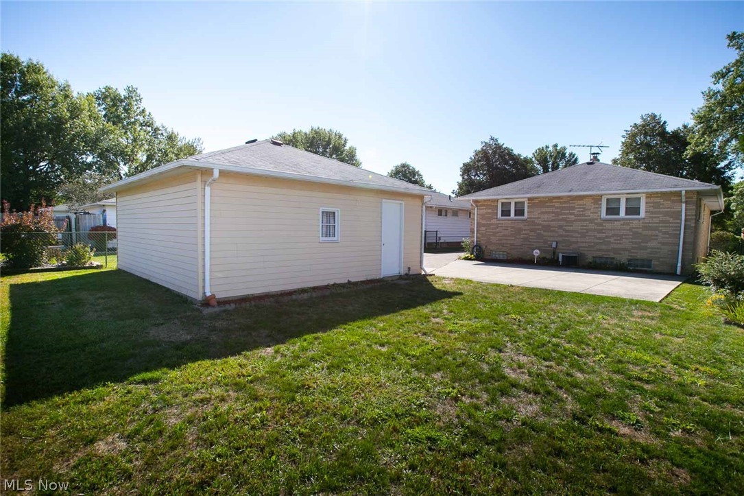 Russell Ave - Residential