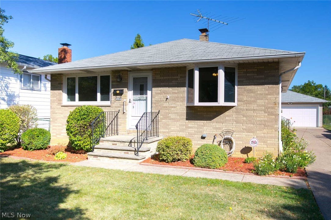 Russell Ave - Residential