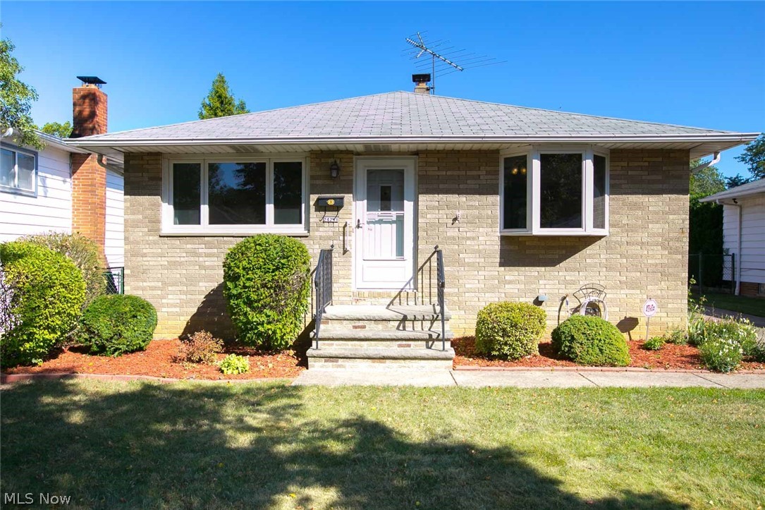 Russell Ave - Residential