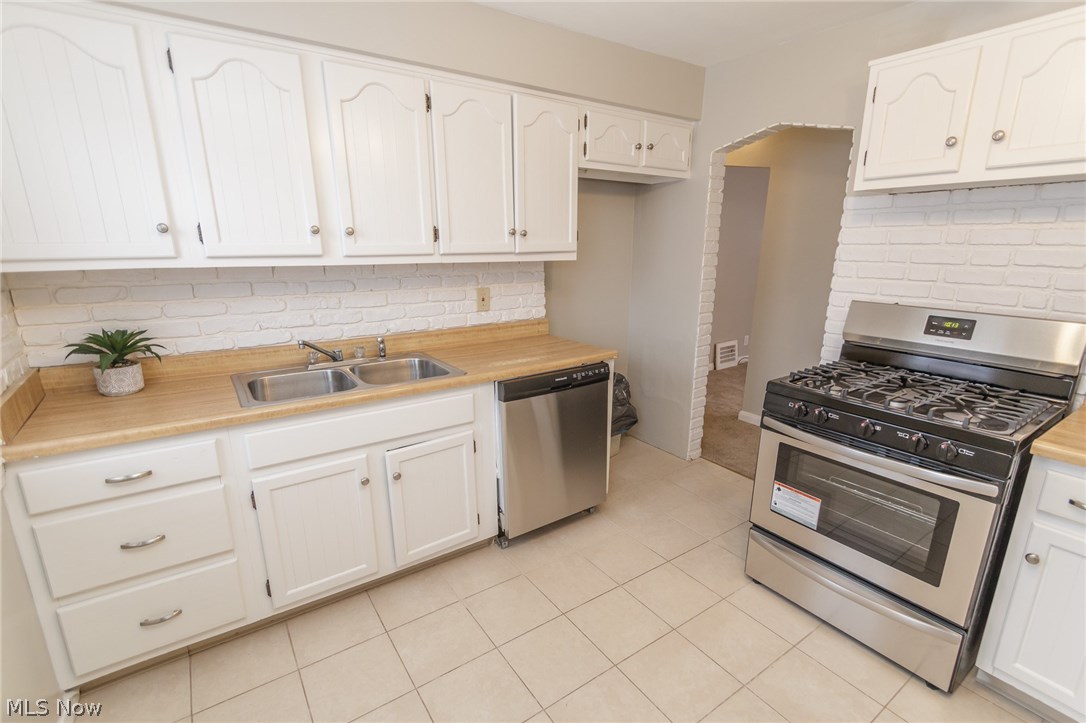 Riverside Manor - Residential