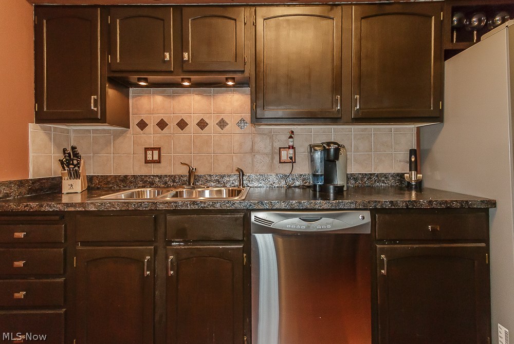 Ridgeglen - Residential Lease