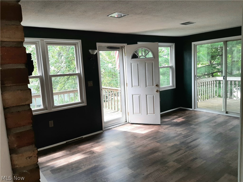 Oak Point - Residential