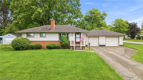 Homes For Sale - 3195 Sunnybrooke Drive<br/> Mahoning County, Youngstown, OH 44511