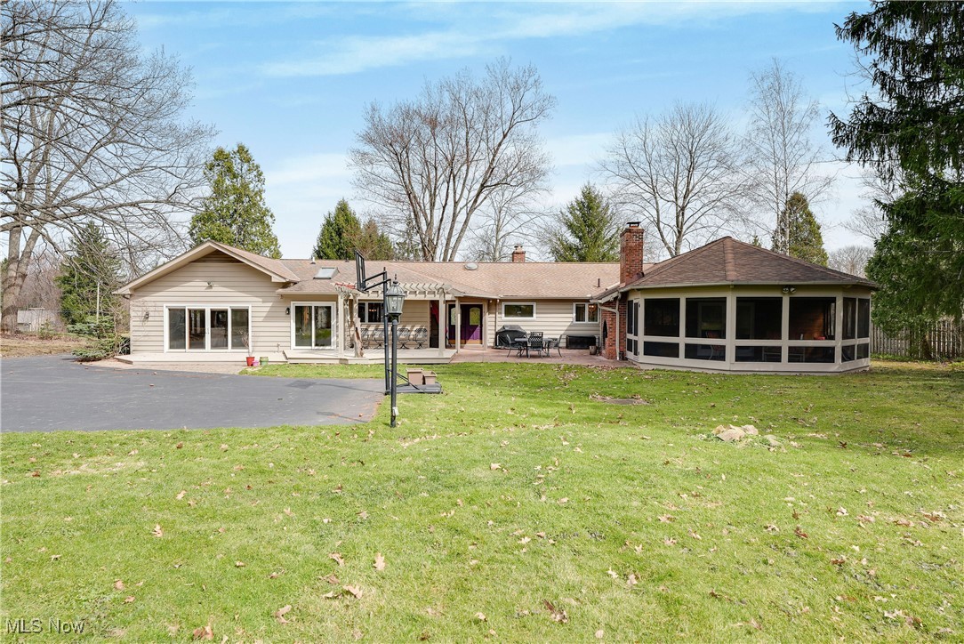 33820 Country View Lane, Solon, Ohio image 41