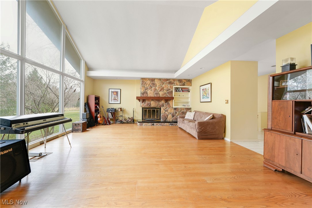33820 Country View Lane, Solon, Ohio image 14