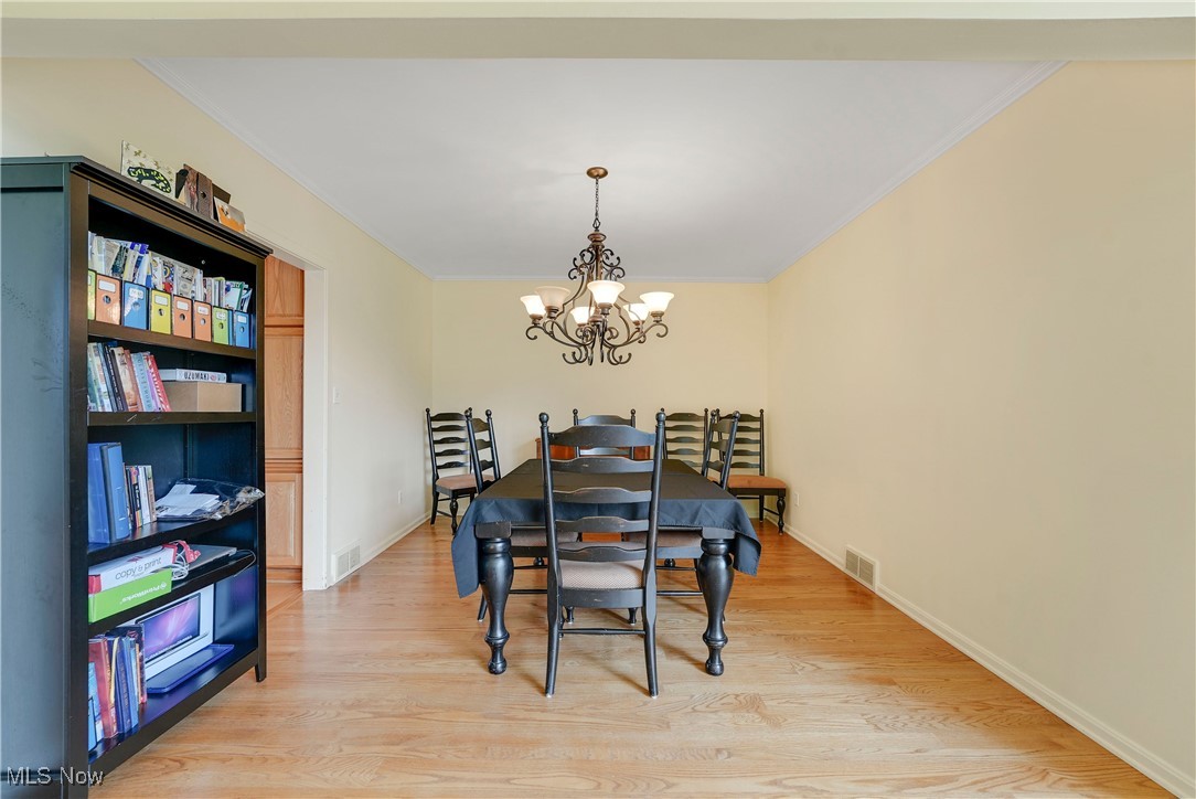 33820 Country View Lane, Solon, Ohio image 7