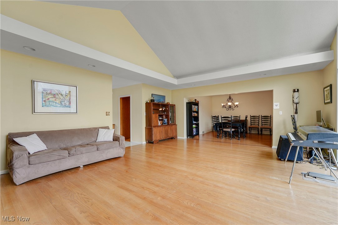 33820 Country View Lane, Solon, Ohio image 15