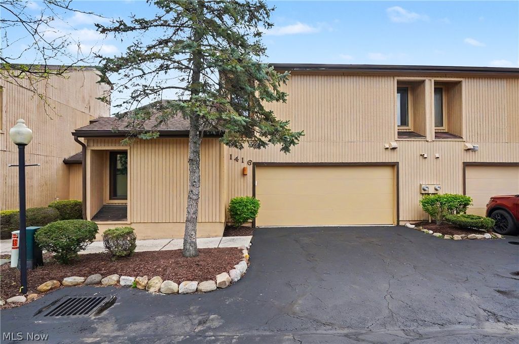 Photo of 1416 Loop Road, Kent, OH 44240 (MLS # 5194542)