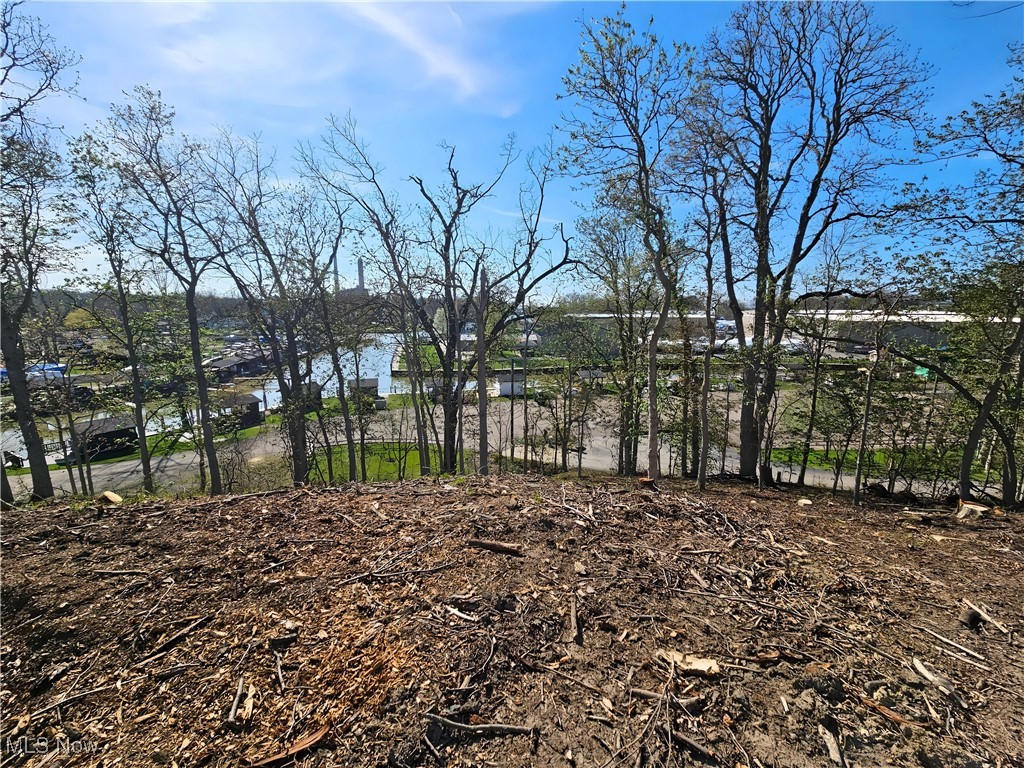 35965 Lake Shore Boulevard, Eastlake, Ohio image 2