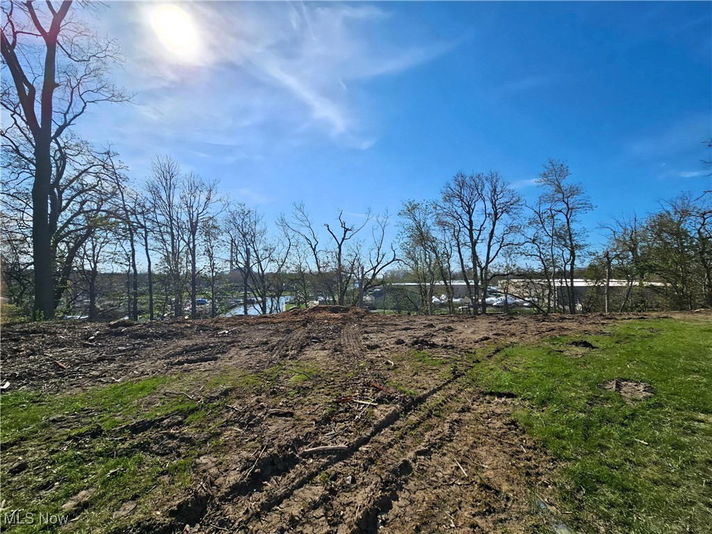 35965 Lake Shore Boulevard, Eastlake, Ohio image 3