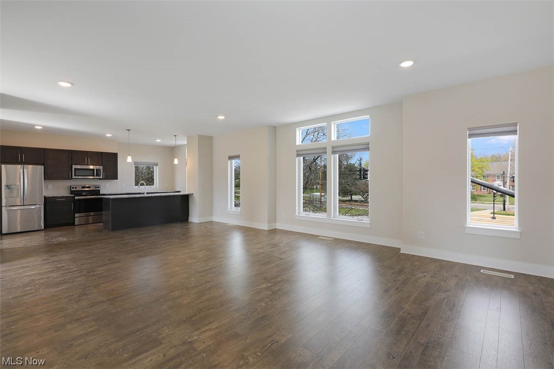 Van Aken Condos Ph 2 - Residential