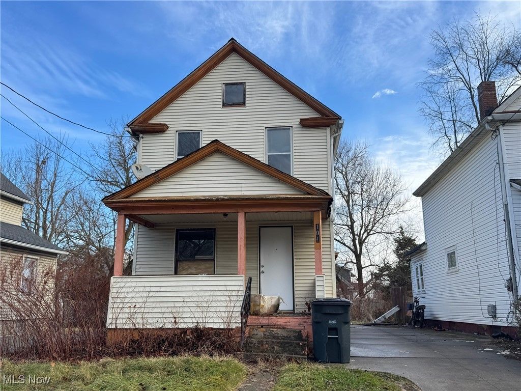 Photo of 1011 Laurel Avenue, Akron, OH 44307 (MLS # 5180269)