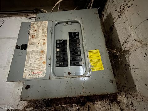 Tiny photo for 1011 Laurel Avenue, Akron, OH 44307 (MLS # 5180269)