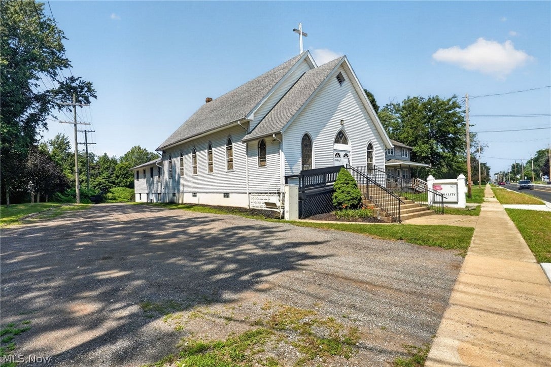 923 W Main Street