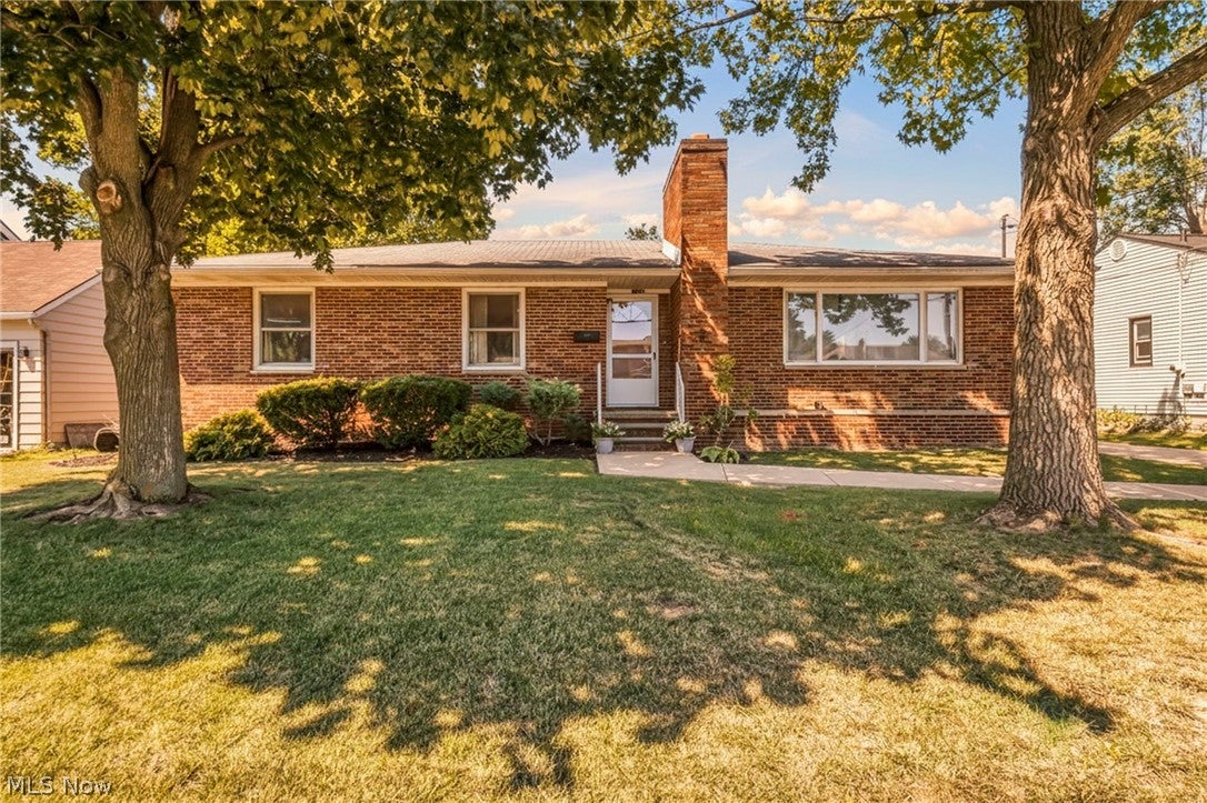 1332 W 38th Street