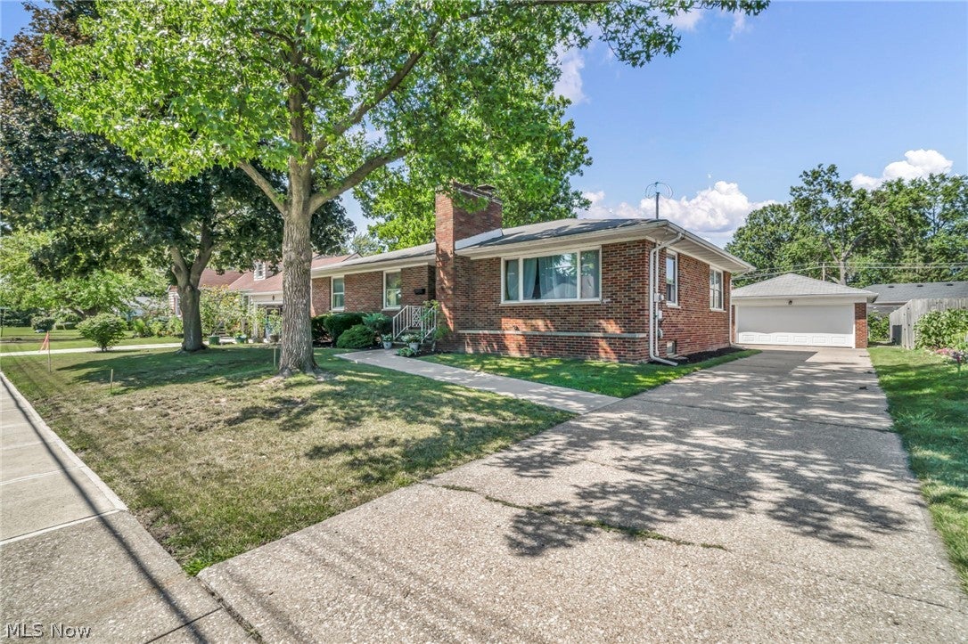 1332 W 38th Street