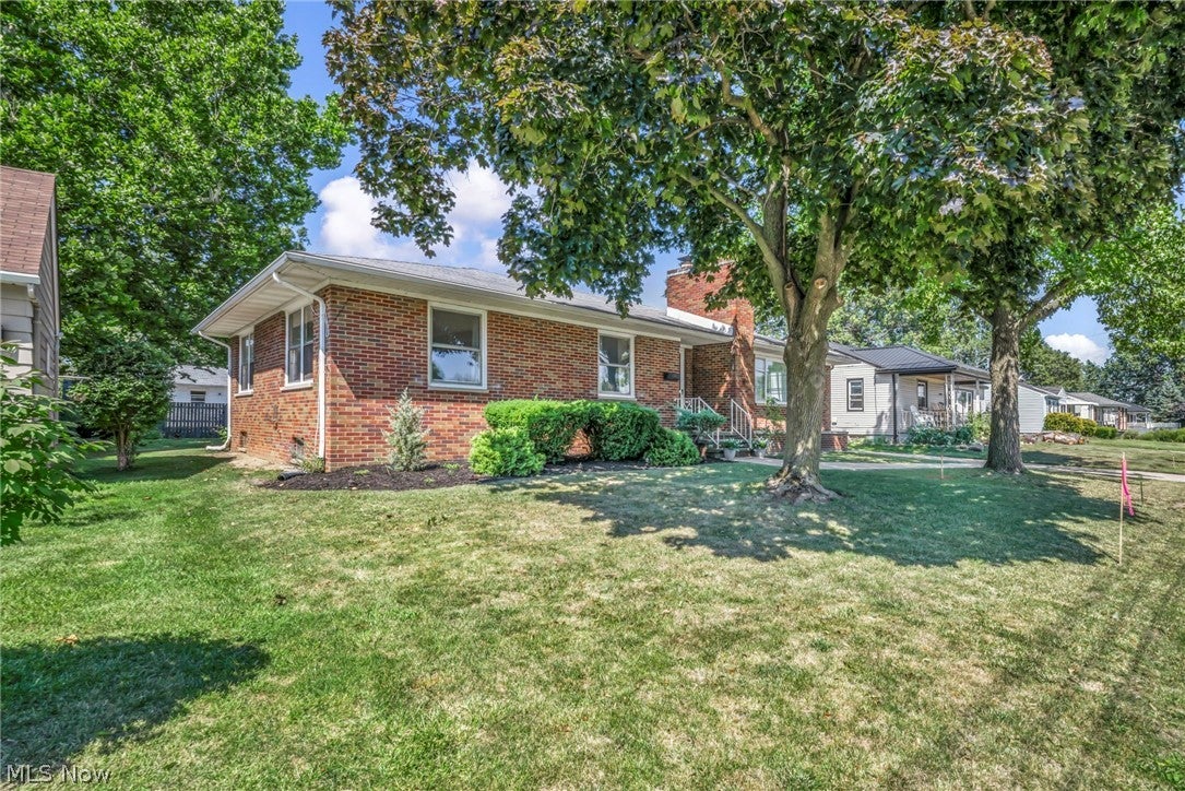 1332 W 38th Street