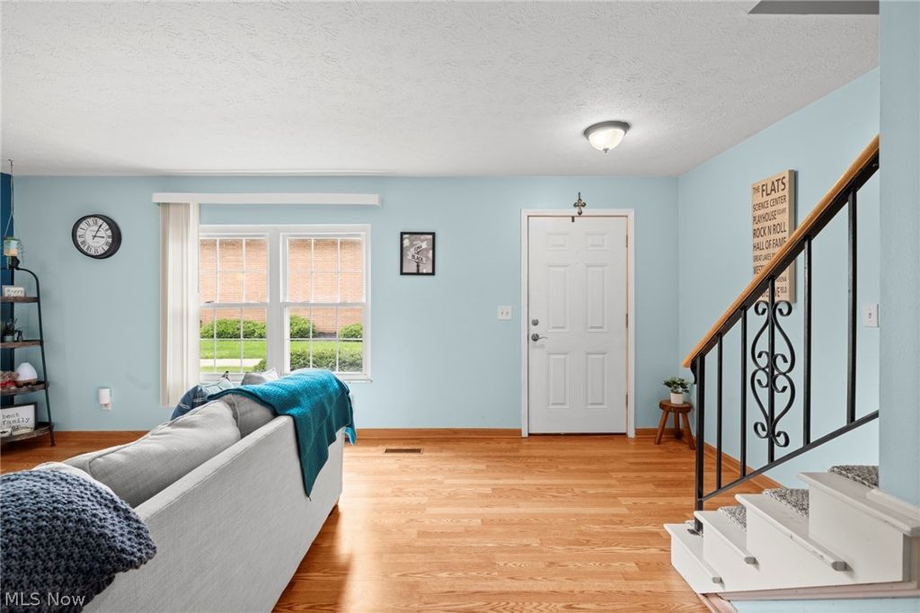 Photo of 6962 S Parkway Drive, Middleburg Heights, OH 44130 (MLS # 5208152)