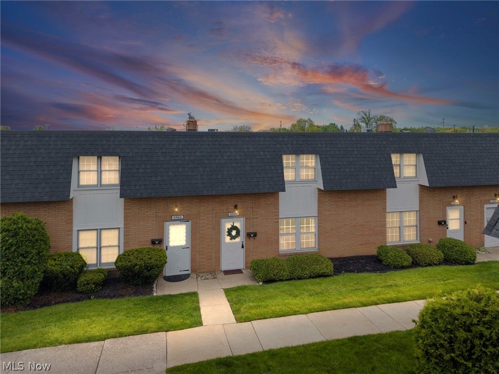 Photo of 6962 S Parkway Drive, Middleburg Heights, OH 44130 (MLS # 5208152)