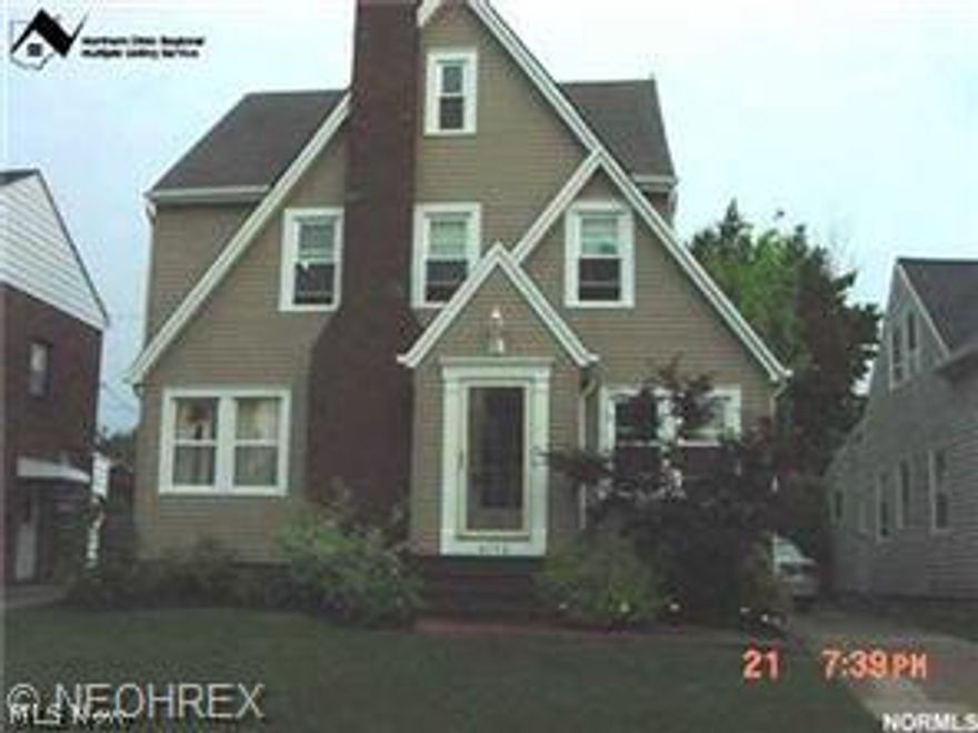 In need of repairs.  Updated kitchen and bath.  May need 24hr notice to show.