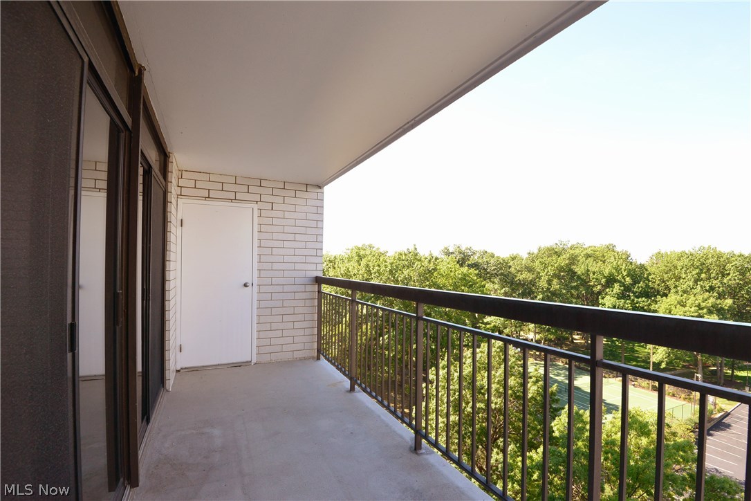 Meridian Condo - Residential