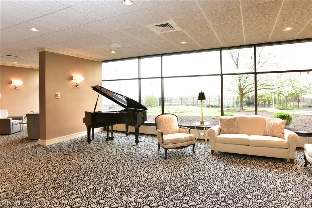 Meridian Condo - Residential