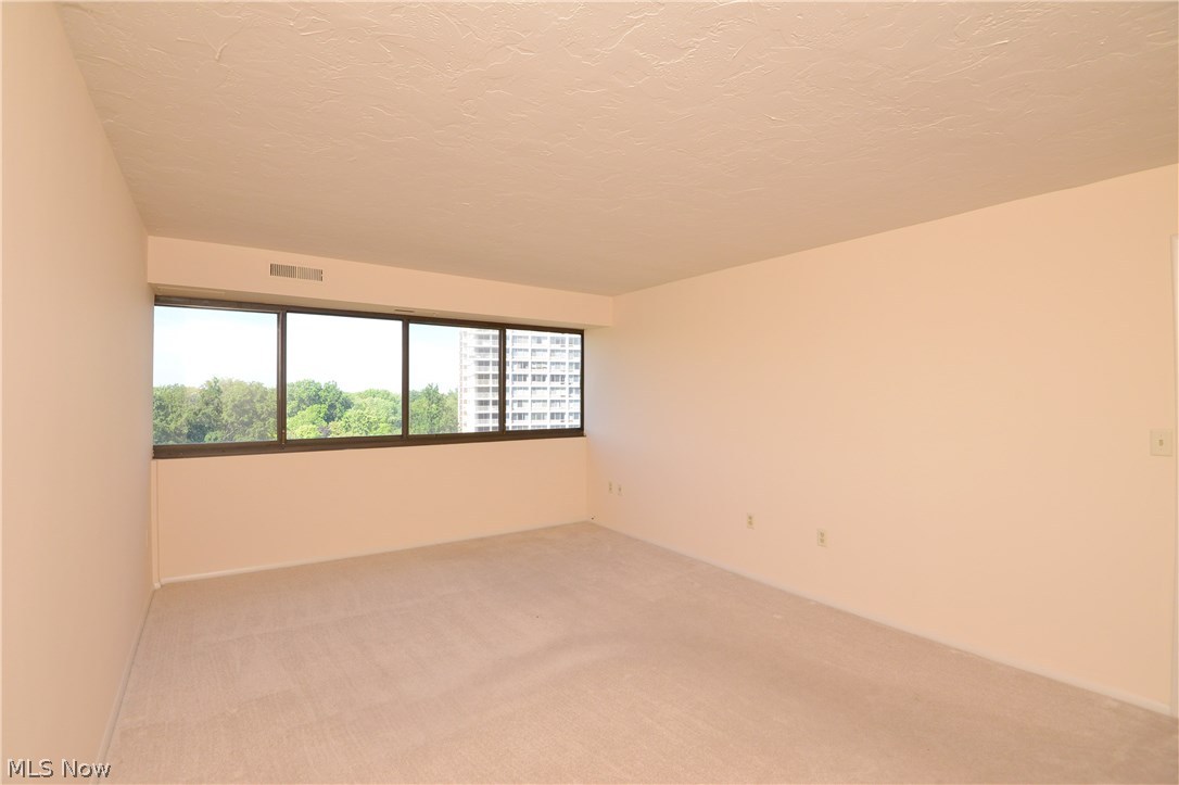 Meridian Condo - Residential