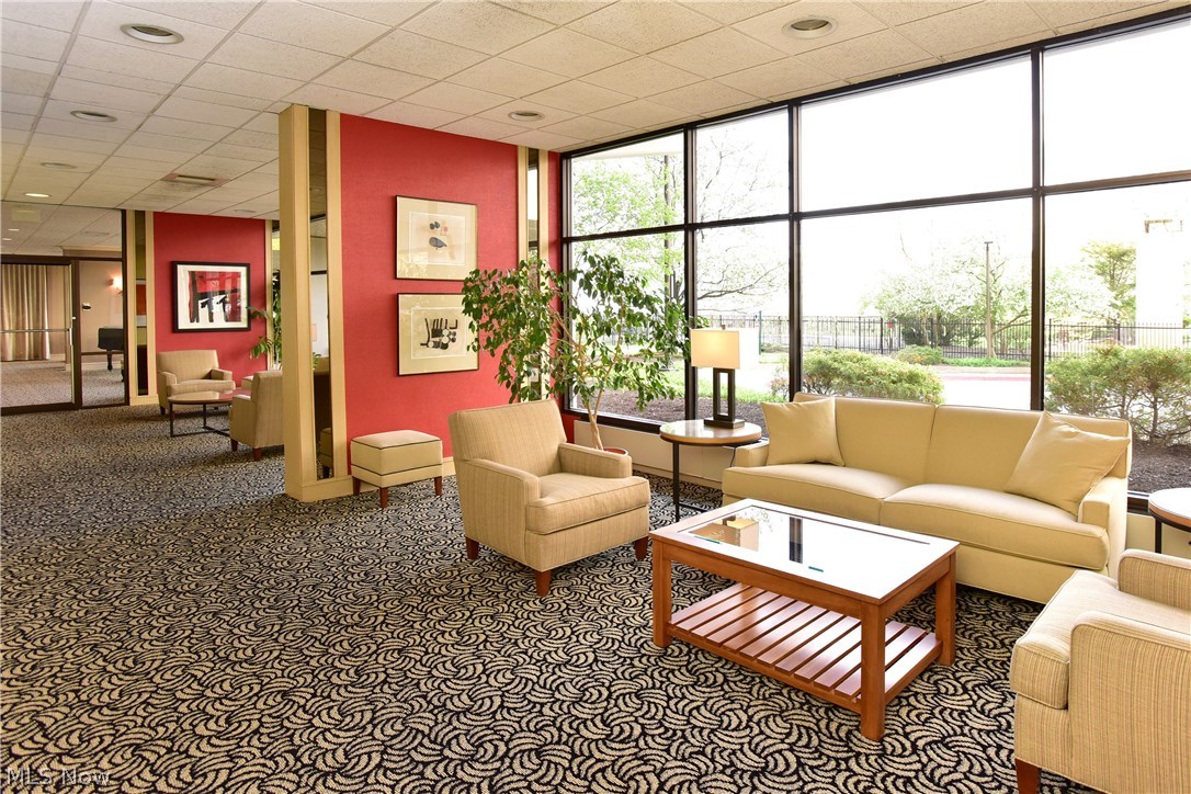 Meridian Condo - Residential