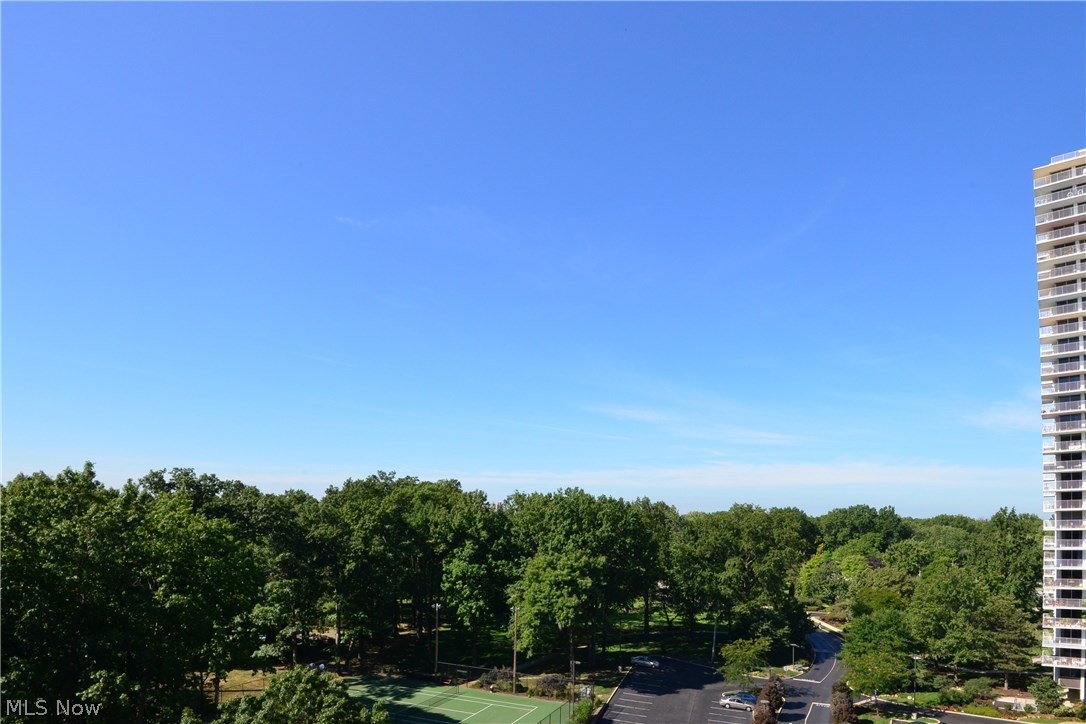 Meridian Condo - Residential