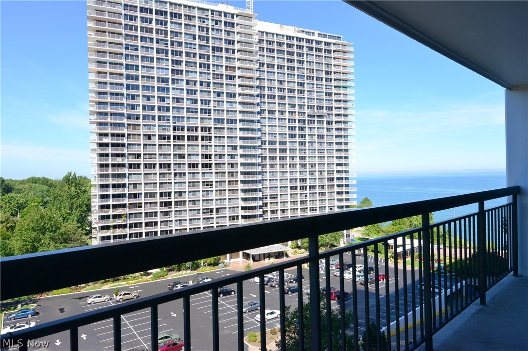 Meridian Condo - Residential