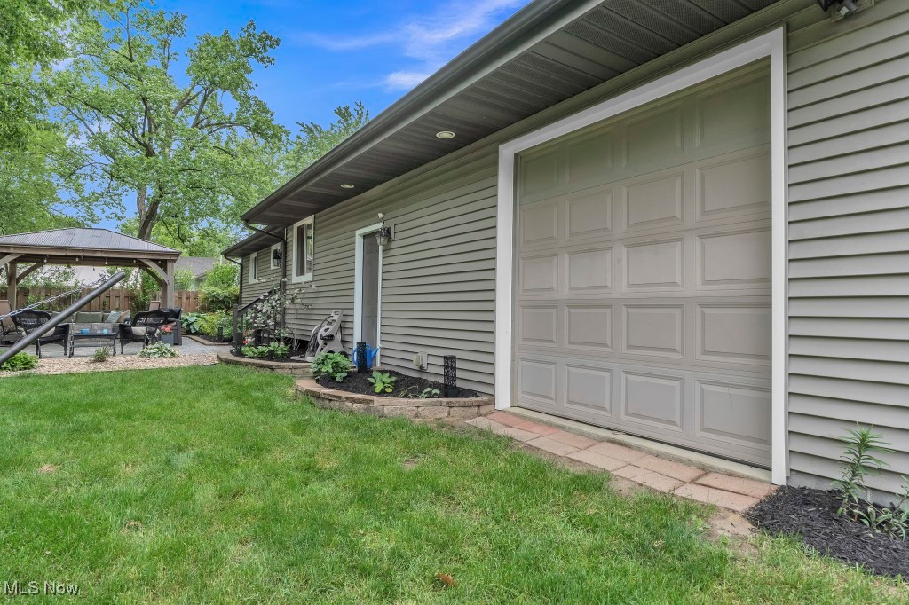 6254 Mackenzie Road, North Olmsted, Ohio image 11