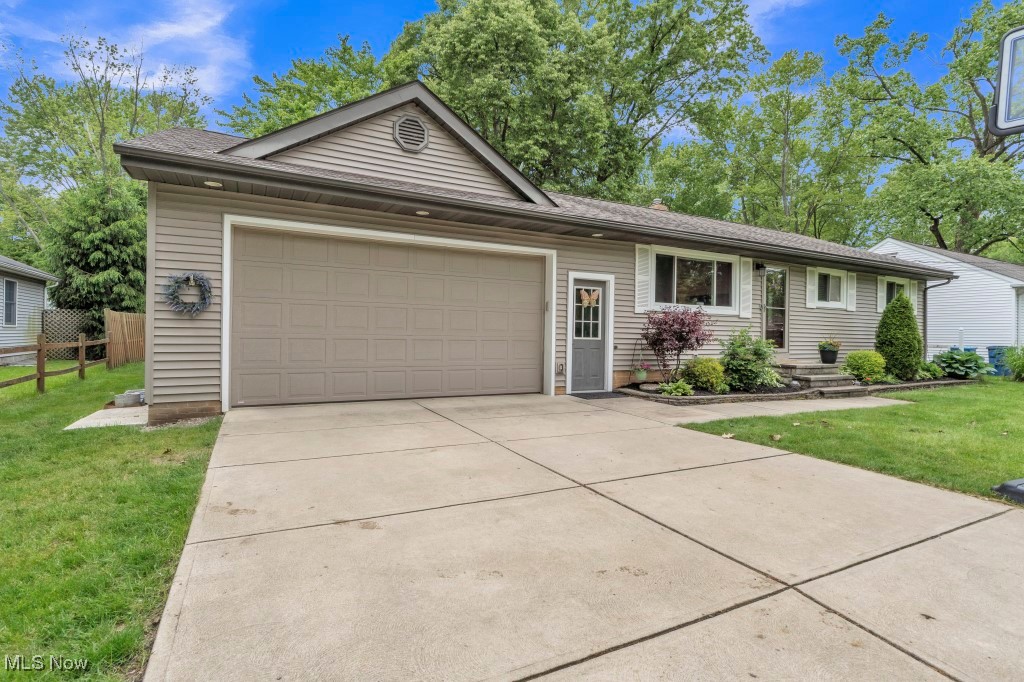6254 Mackenzie Road, North Olmsted, Ohio image 12