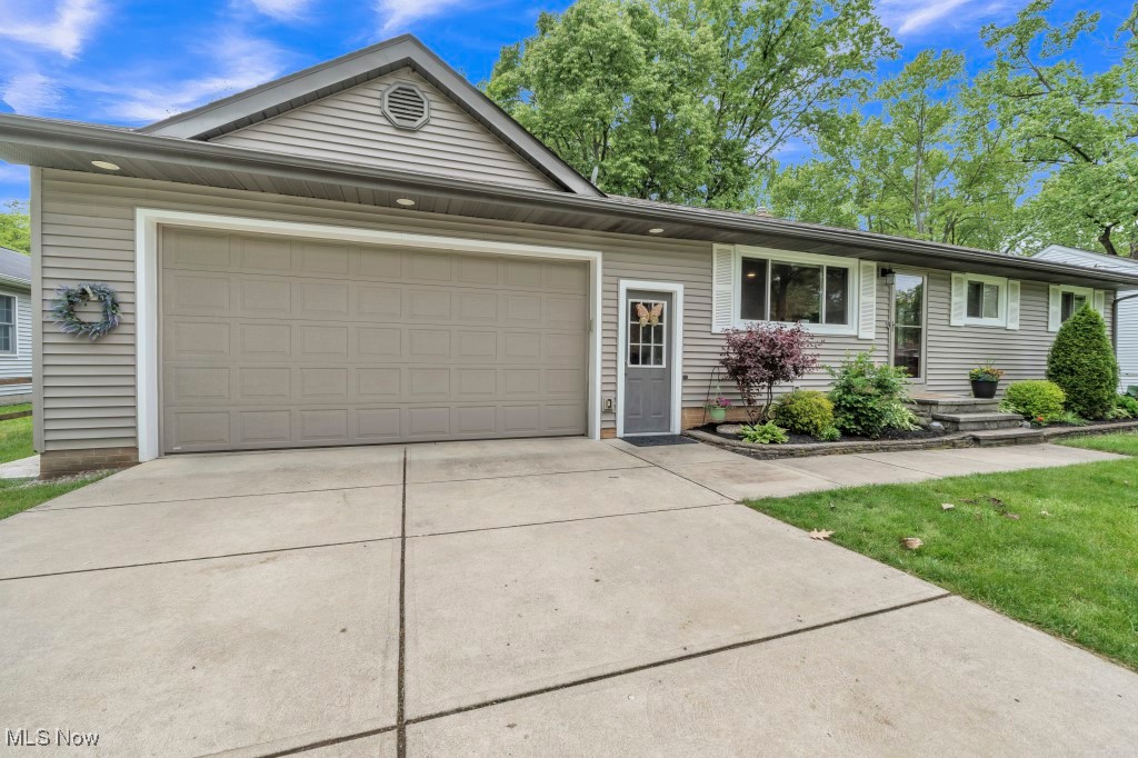 6254 Mackenzie Road, North Olmsted, Ohio image 14